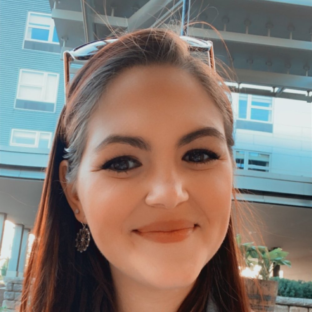Meet your Posher, Gina